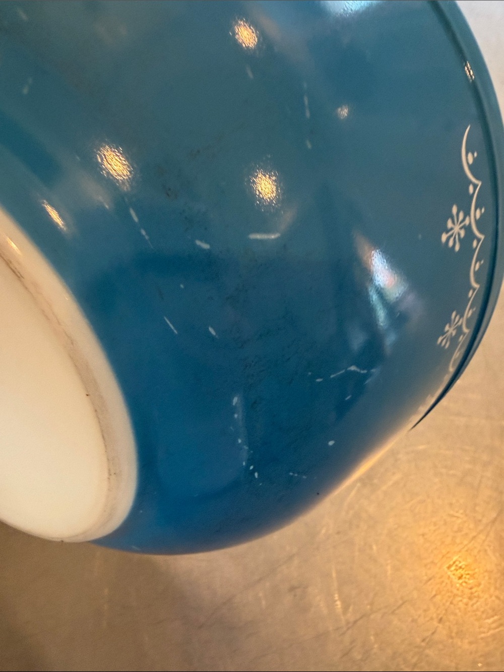 Pyrex Blue Mixing Bowl with White Snowflake Pattern - Picture 6 of 9